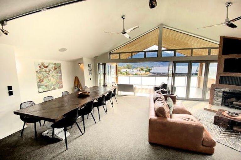 Photo of property in 8 Invincible Drive, Glenorchy, 9372