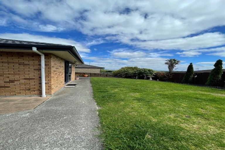 Photo of property in 1 Summerland Drive, Henderson, Auckland, 0612
