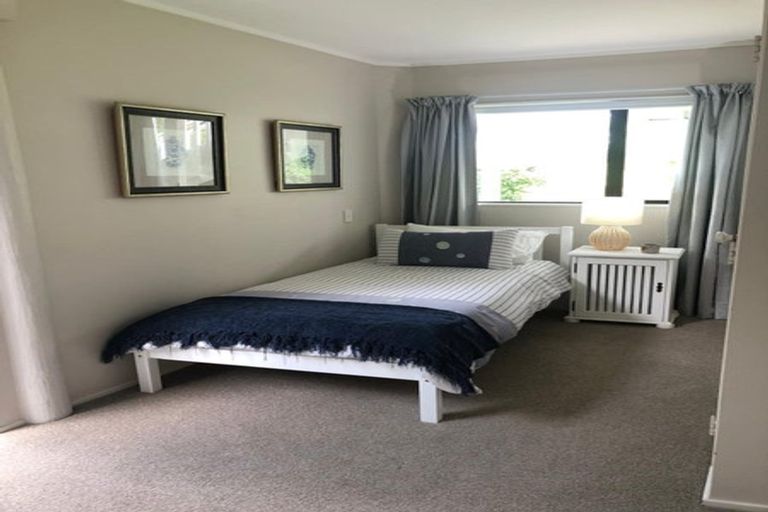 Photo of property in 32 Rosario Crescent, Red Beach, 0932