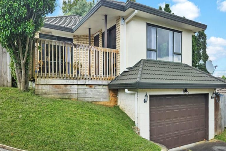 Photo of property in 50 De Havilland Drive, Goodwood Heights, Auckland, 2105