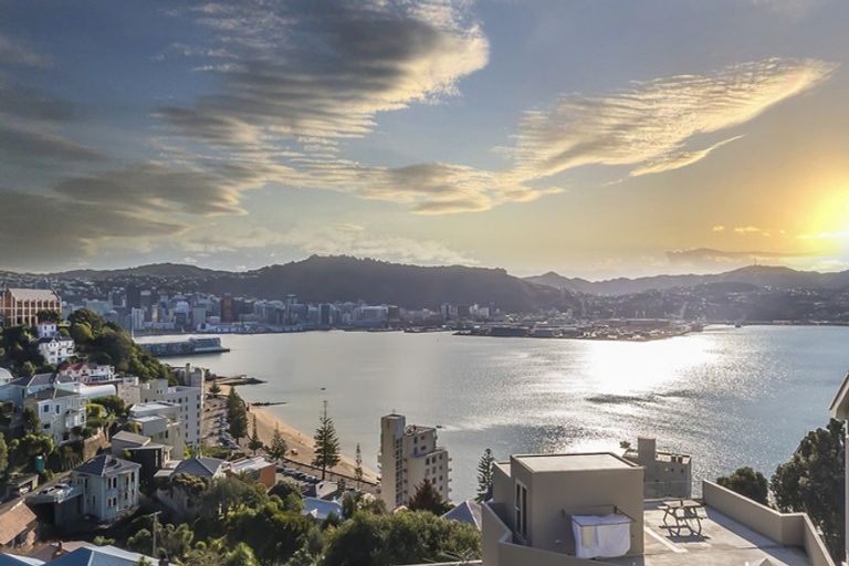 Photo of property in Alto Apartments, 4a/22 Telford Terrace, Oriental Bay, Wellington, 6011