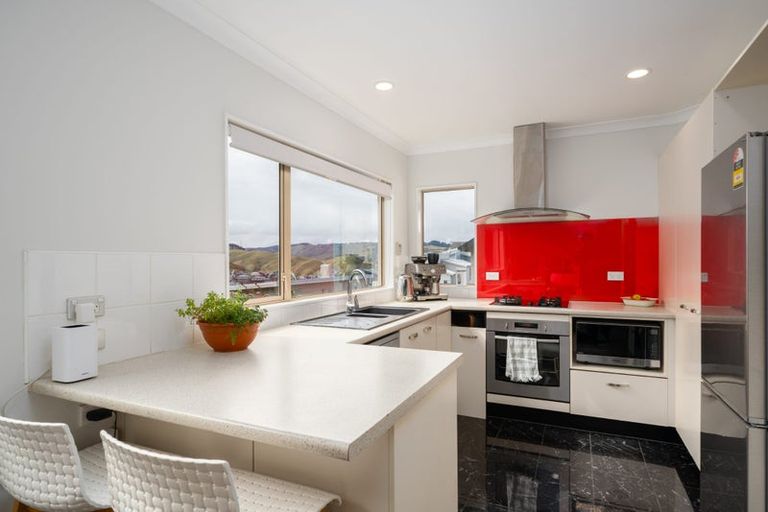 Photo of property in 50 Erlestoke Crescent, Churton Park, Wellington, 6037