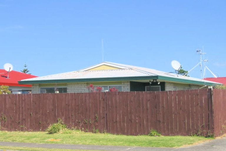 Photo of property in 8a Gobray Crescent, Mount Maunganui, 3116