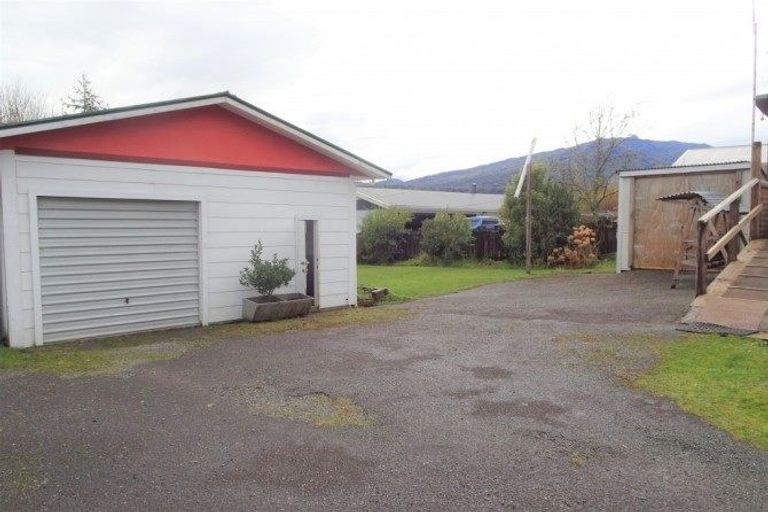 Photo of property in 1 Mawhera Street, Dobson, Greymouth, 7805