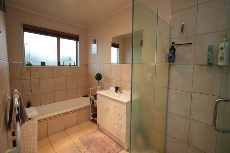 Photo of property in 21 Cleveland Heights, Kelvin Grove, Palmerston North, 4414