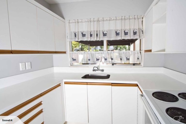 Photo of property in 19a Caesars Place, Churton Park, Wellington, 6037