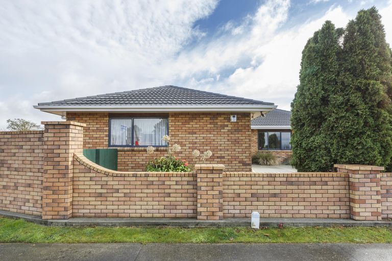 Photo of property in 82 Amberley Avenue, Highbury, Palmerston North, 4412