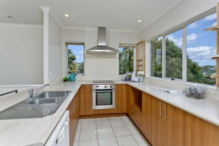 Photo of property in 1/61 The Avenue, Albany, Auckland, 0632