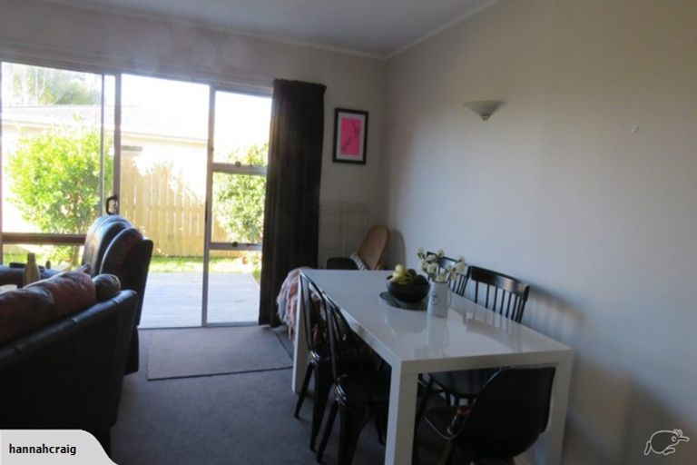 Photo of property in 2/18 Koromiko Street, New Lynn, Auckland, 0600