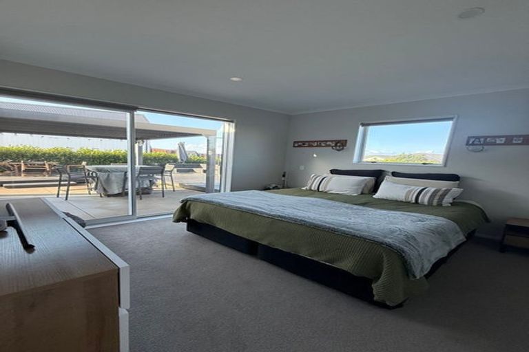 Photo of property in 36 Taikura Avenue, Red Beach, 0932