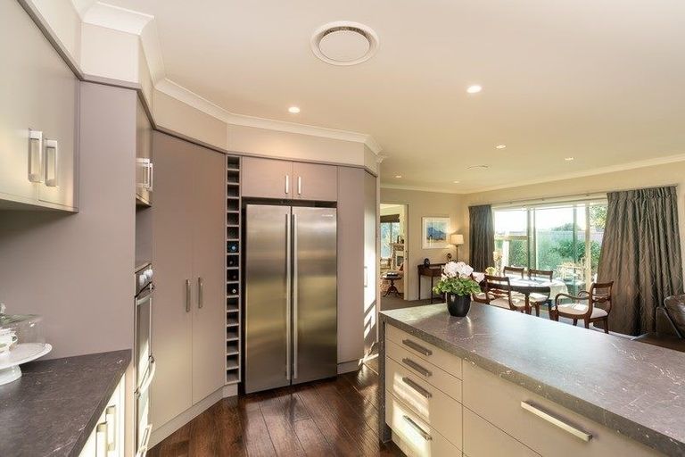 Photo of property in 17 Fairway Oaks Drive, Waikanae Beach, Waikanae, 5036