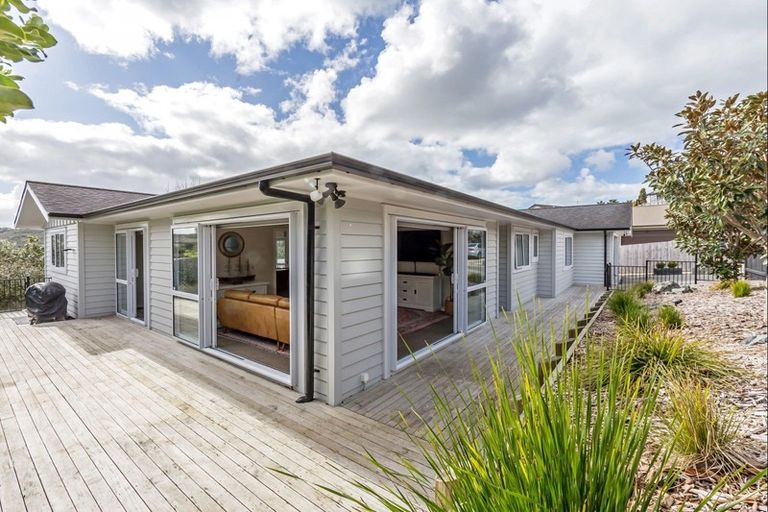 Photo of property in 15 Fern Court, Orewa, 0931