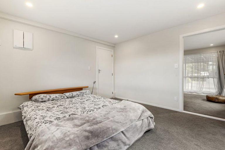 Photo of property in 4 Range Road, Swanson, Auckland, 0816