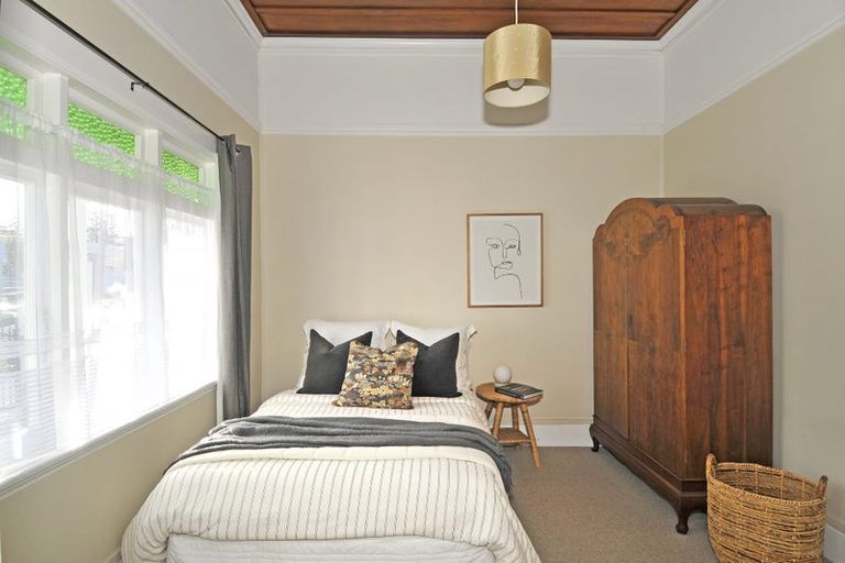Photo of property in 12 Sale Street, Napier South, Napier, 4110