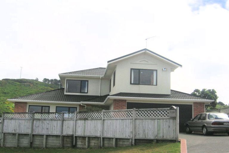 Photo of property in 122 Ashton Fitchett Drive, Brooklyn, Wellington, 6021