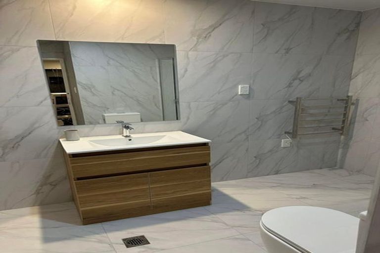 Photo of property in 15 Oki Place, Glenfield, 0629