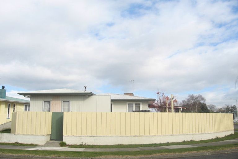 Photo of property in 9 Bright Crescent, Maraenui, Napier, 4110