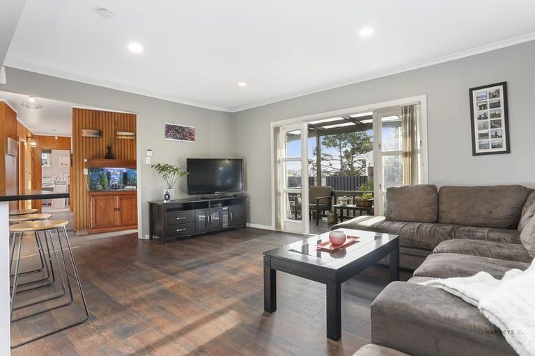 Photo of property in 115 Captain Scott Road, Glen Eden, Auckland, 0602