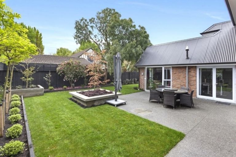 Photo of property in 33 Lakewood Drive, Burwood, Christchurch, 8083