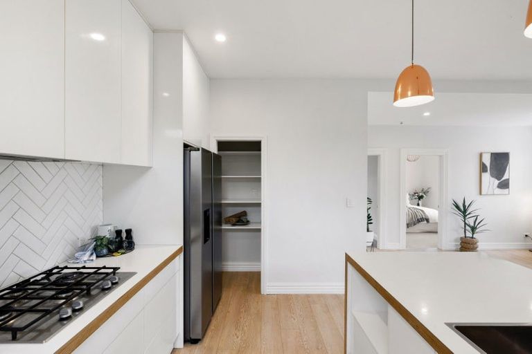 Photo of property in 132 Forest Lake Road, Forest Lake, Hamilton, 3200