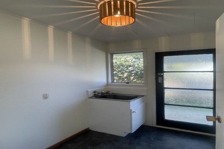 Photo of property in 42 Claverdon Drive, Massey, Auckland, 0614