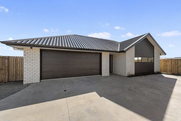 Photo of property in 34 Maanihi Drive, Rototuna North, Hamilton, 3210