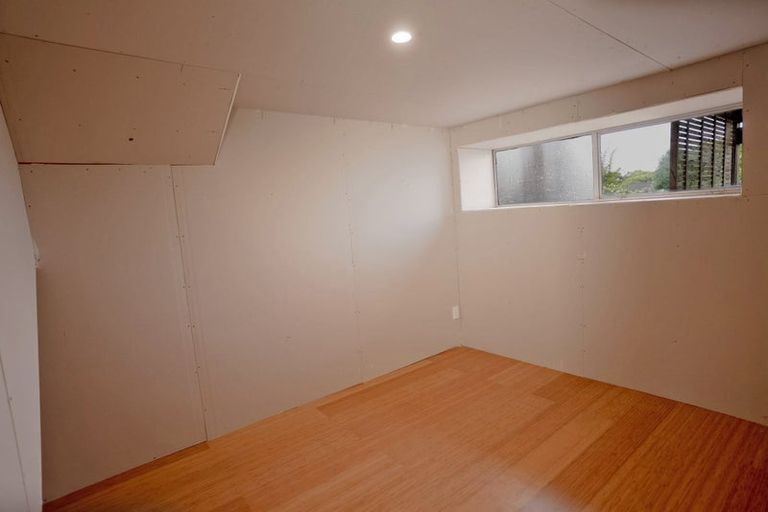 Photo of property in 2/15b Nandana Drive, Glen Eden, Auckland, 0602