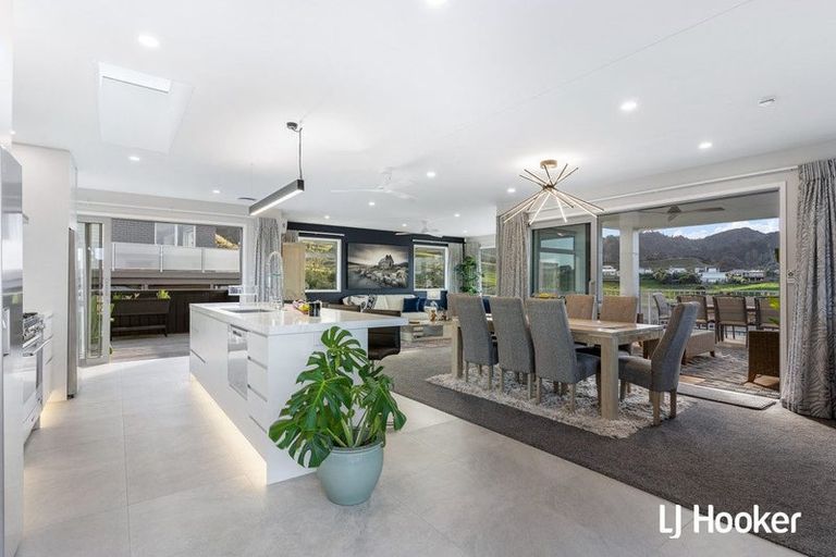 Photo of property in 12 Tohora View, Waihi Beach, 3611