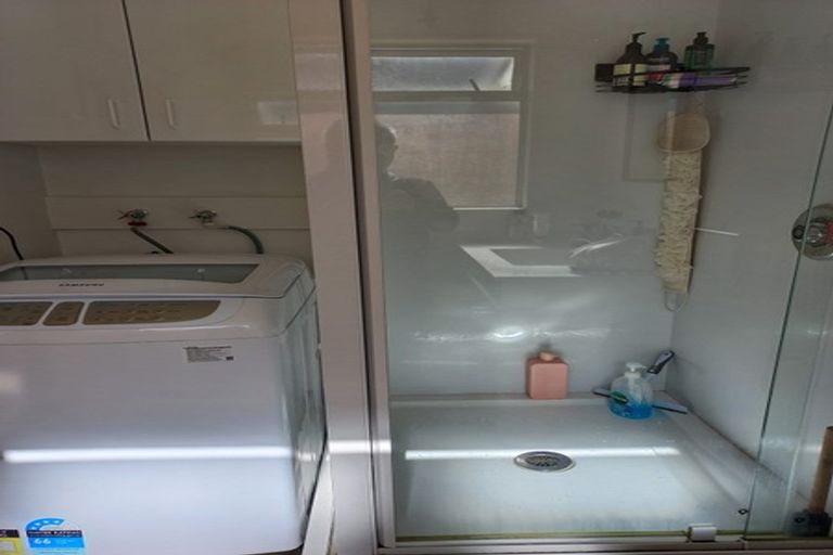 Photo of property in 24 Arahanga Grove, Maupuia, Wellington, 6022