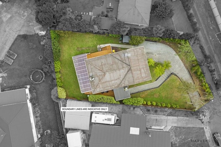 Photo of property in 14 Willowbrook Place, Titirangi, Auckland, 0604