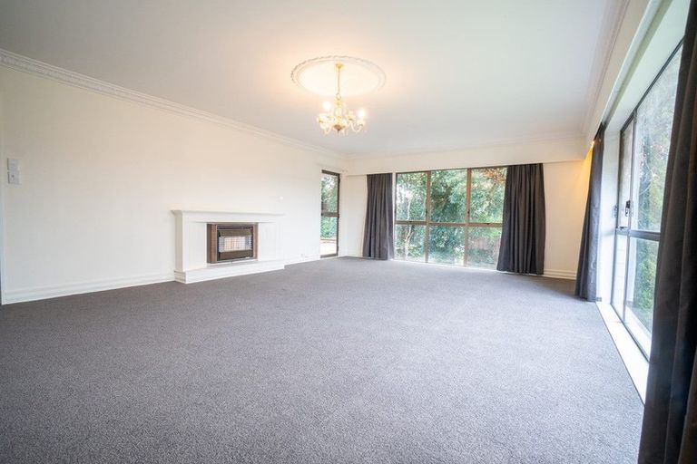 Photo of property in 60 Wikiriwhi Crescent, Awapuni, Palmerston North, 4412