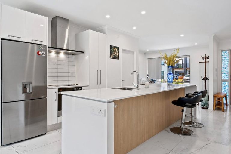 Photo of property in 53 Glidepath Road, Hobsonville, Auckland, 0616