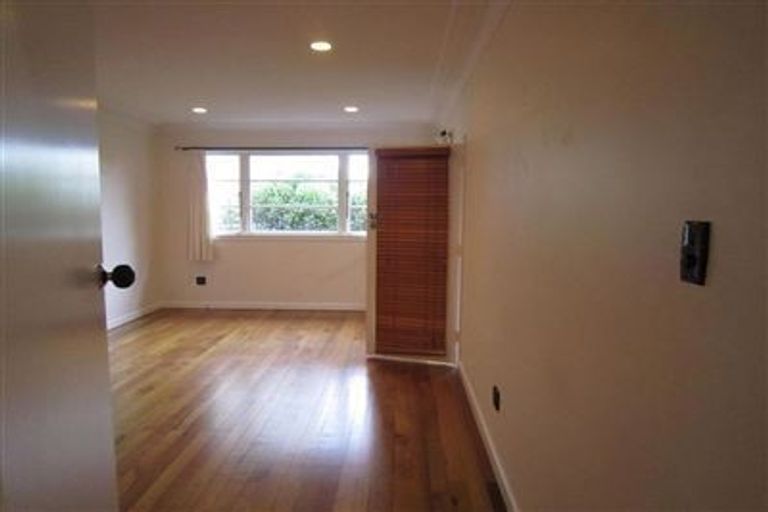 Photo of property in 2/74 Valley Road, Mount Eden, Auckland, 1024