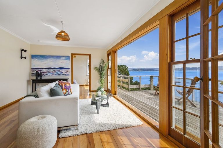 Photo of property in 51 Ferry Road, Days Bay, Lower Hutt, 5013