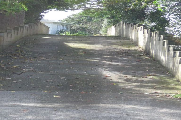 Photo of property in 10a Miramar Place, Pakuranga, Auckland, 2010