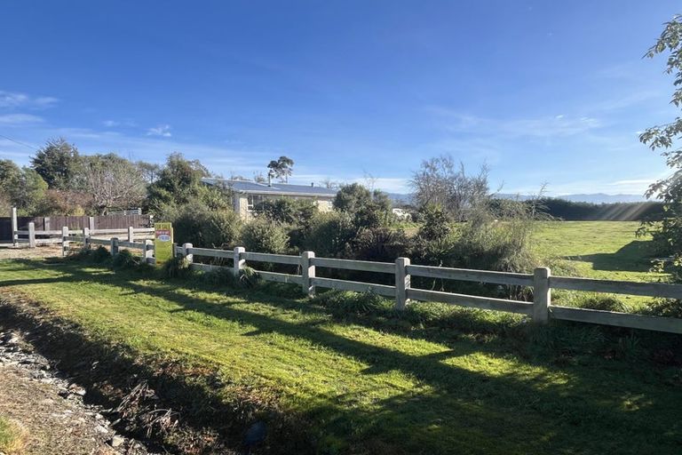 Photo of property in 62 Timaru Road, Waimate, 7924