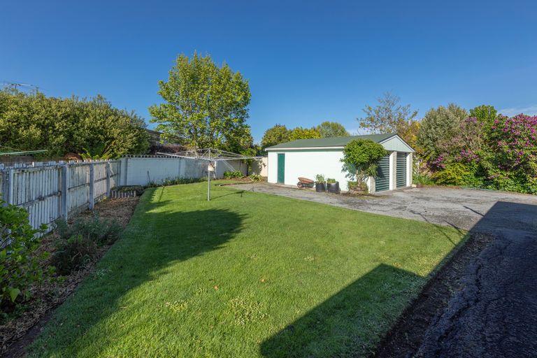 Photo of property in 49 Maidstone Road, Ilam, Christchurch, 8041