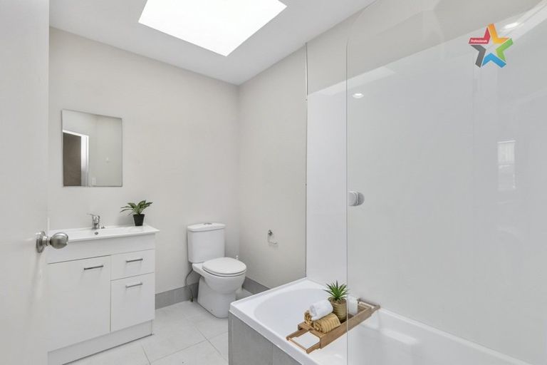 Photo of property in 3/8 Waldie Grove, Avalon, Lower Hutt, 5011