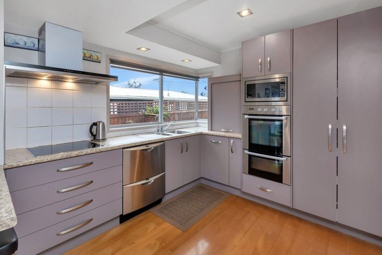 Photo of property in 16 Kelly Street, Baylys Beach, Dargaville, 0377