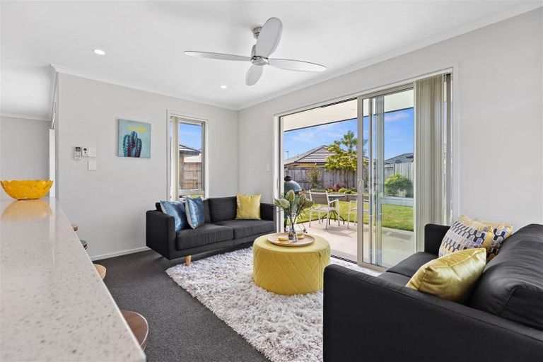 Photo of property in 21 Naeo Close, Papamoa Beach, Papamoa, 3118