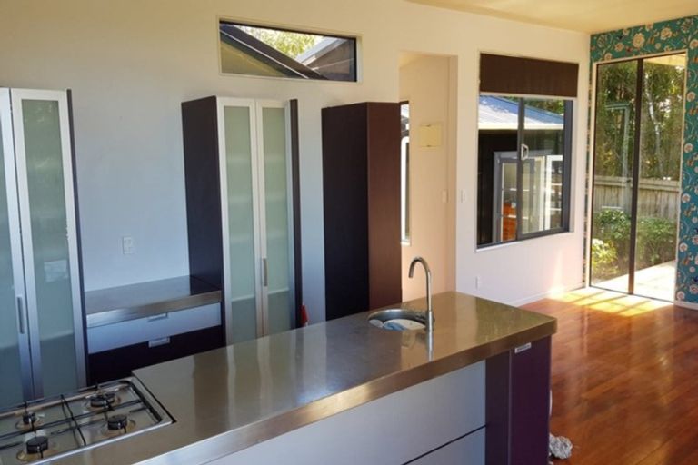 Photo of property in 28 Tane Road, Laingholm, Auckland, 0604