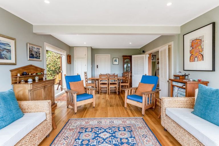 Photo of property in 39 Bayview Road, Paremata, Porirua, 5024