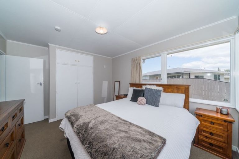 Photo of property in 20 Rhodes Drive, Kelvin Grove, Palmerston North, 4414