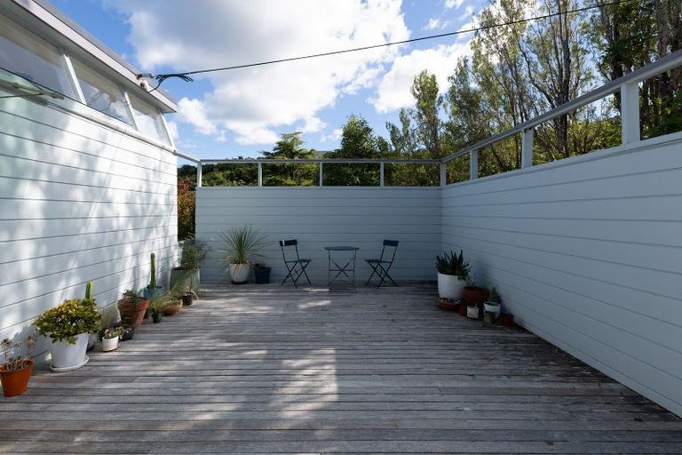 Photo of property in 8 Christina Grove, Normandale, Lower Hutt, 5010