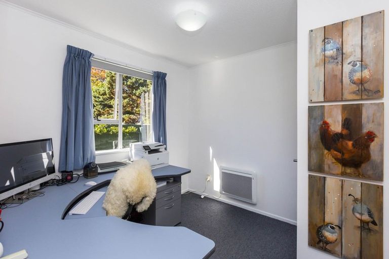 Photo of property in 81 Gemstone Drive, Birchville, Upper Hutt, 5018