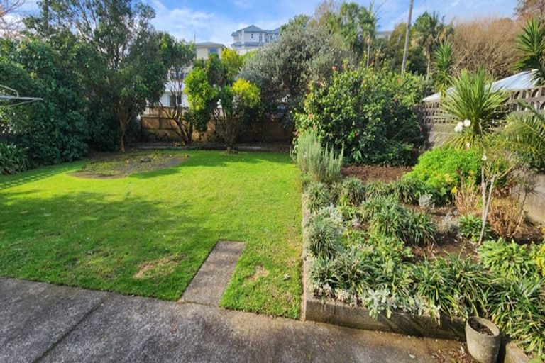 Photo of property in 39 Lorna Street, Lynmouth, New Plymouth, 4310