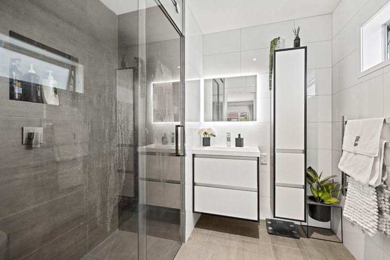 Photo of property in 54 Maxwelton Drive, Mairangi Bay, Auckland, 0630