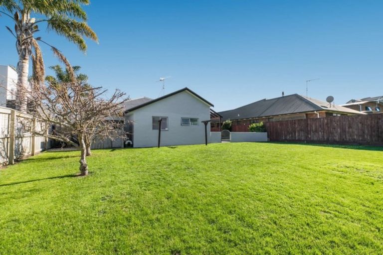 Photo of property in 17 Westview Place, Western Heights, Hamilton, 3200