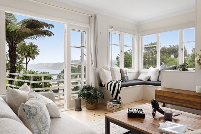 Photo of property in 207 Wade River Road, Wade Heads, Whangaparaoa, 0932