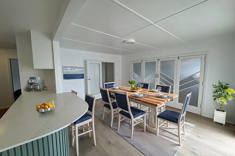 Photo of property in 198 Whites Line East, Waiwhetu, Lower Hutt, 5010